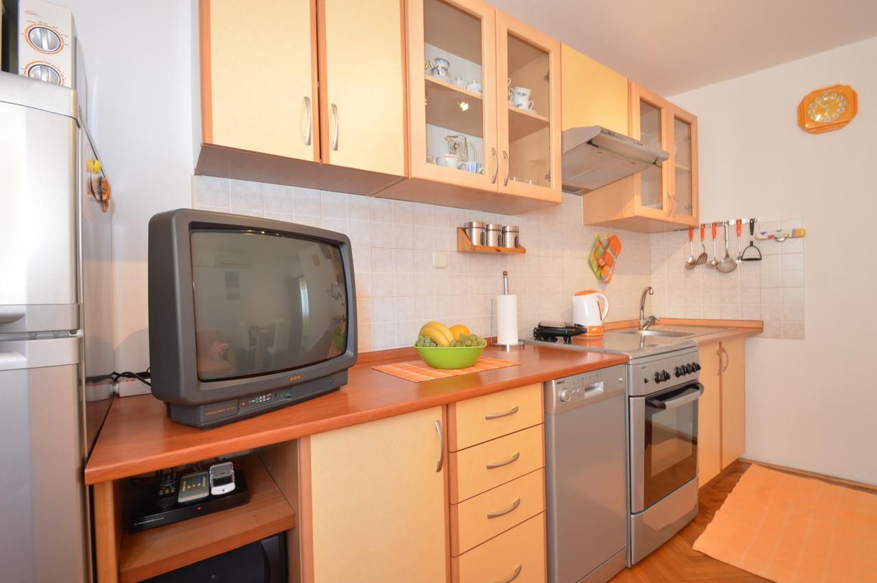 House Orhideja Hotel มาลีโลชินจ์ ภายนอก รูปภาพ